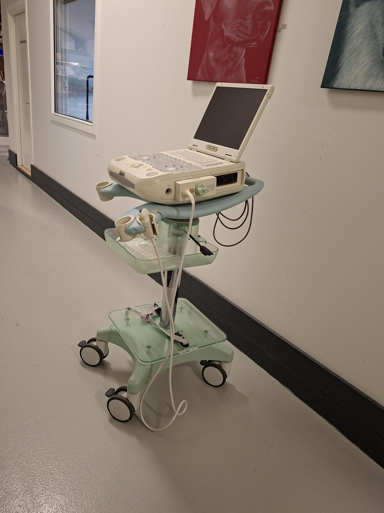 Scanner Esaote MyLabFive Vet på trolley inkl. 1 probe3